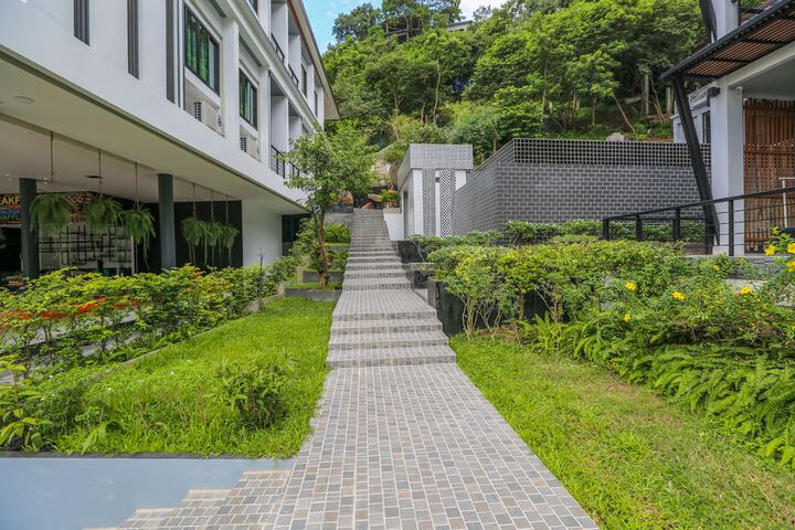 Hotel Exterior 43 of 48