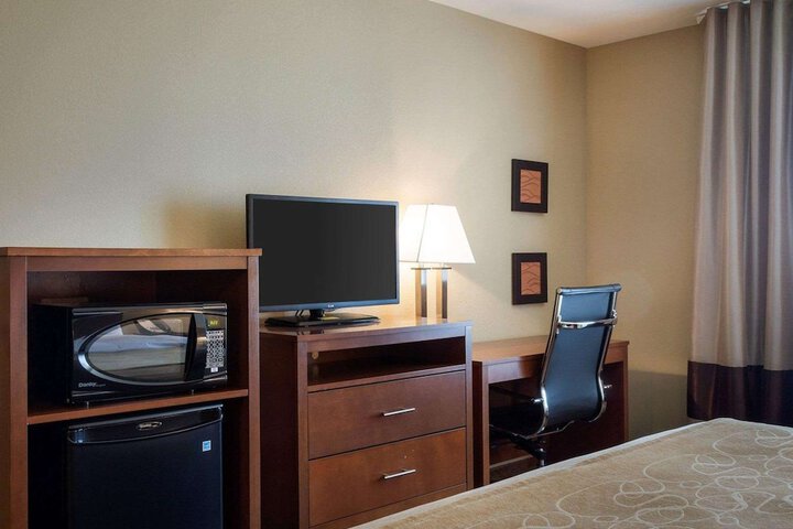 Room 8 of 32