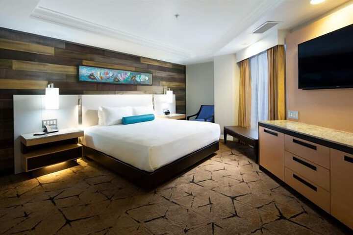 Room 7 of 30