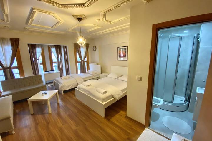 Room 3 of 21