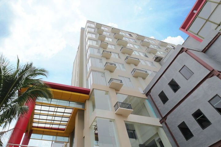 AIRY RAPPOCINI HERTASNING 63 MAKASSAR