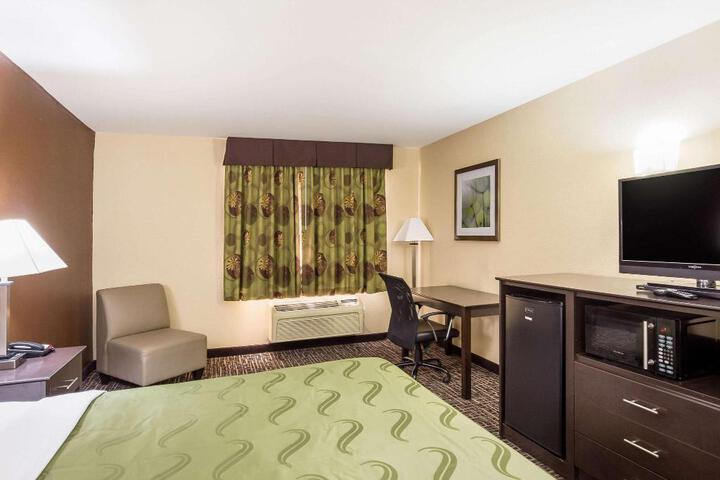 1 King Bed (6 of 15)