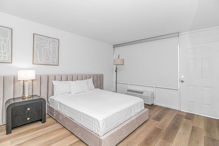 Room 2 of 22