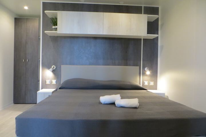 Room 5 of 74
