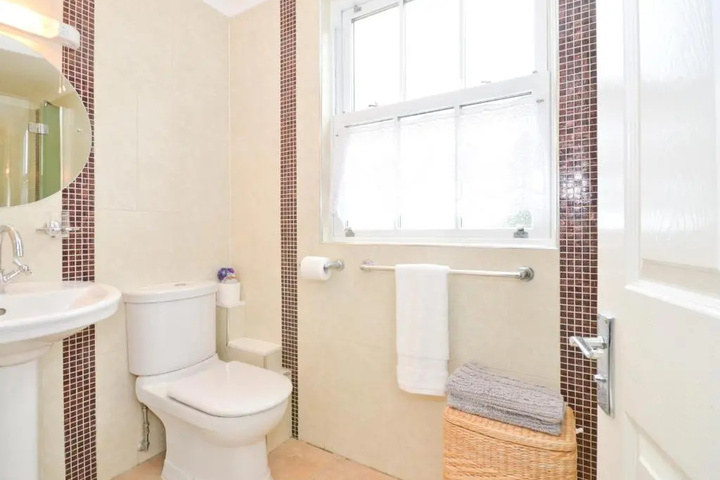 Room 8 of 21
