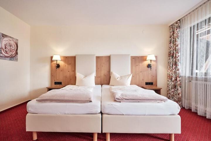 Room 8 of 88