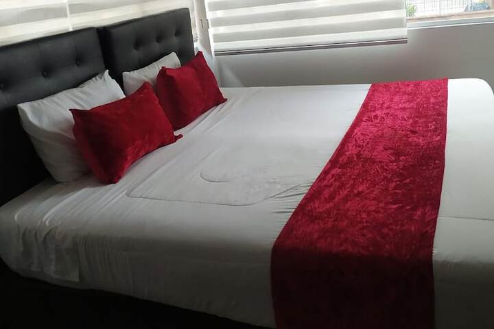 Room 8 of 12