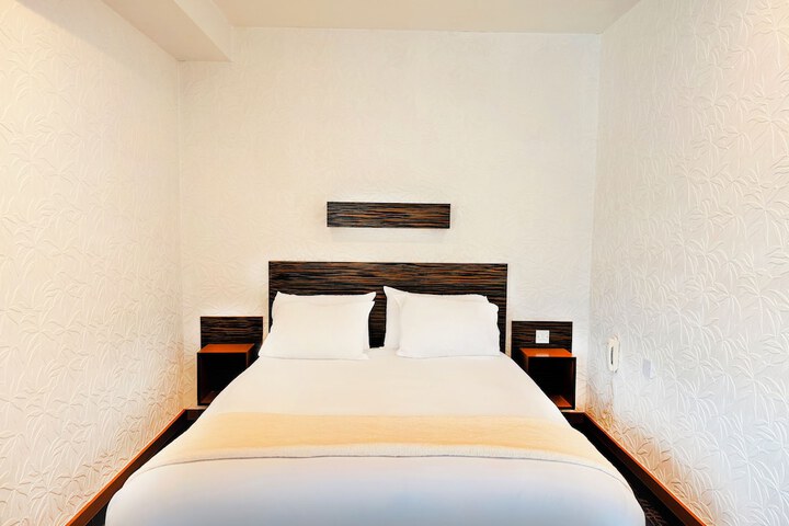 Room 31 of 80
