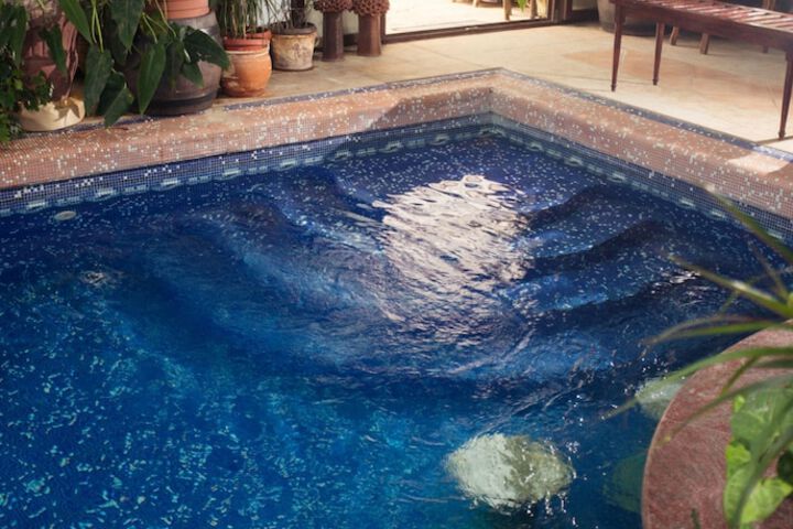 Hotel with Pool