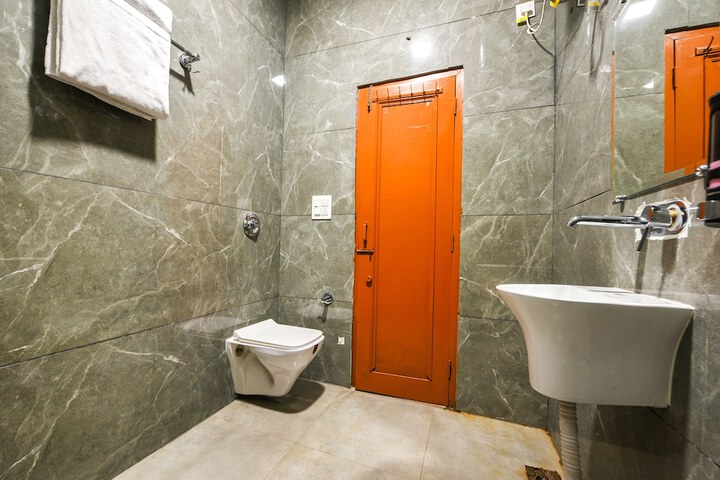 Room 37 of 44