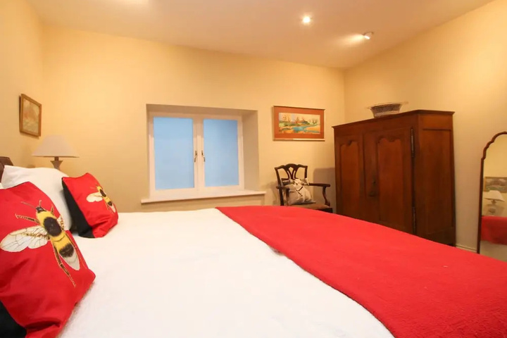 Room 2 of 14