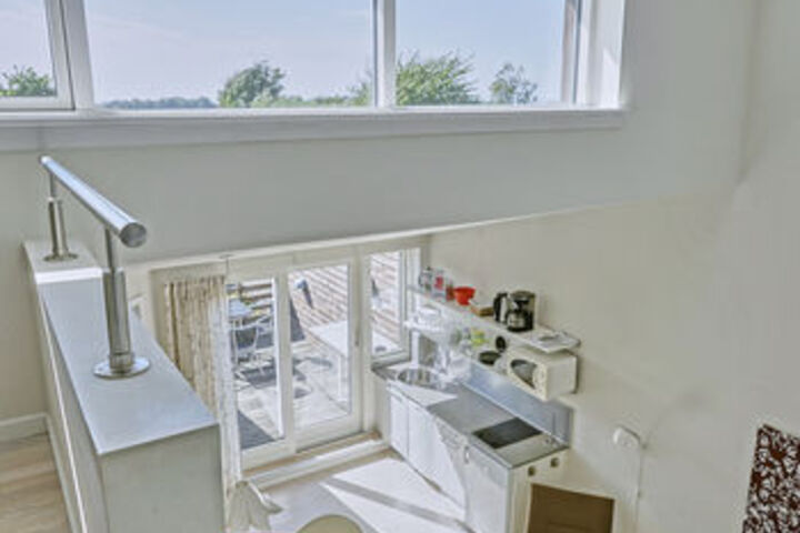 Room 10 of 29