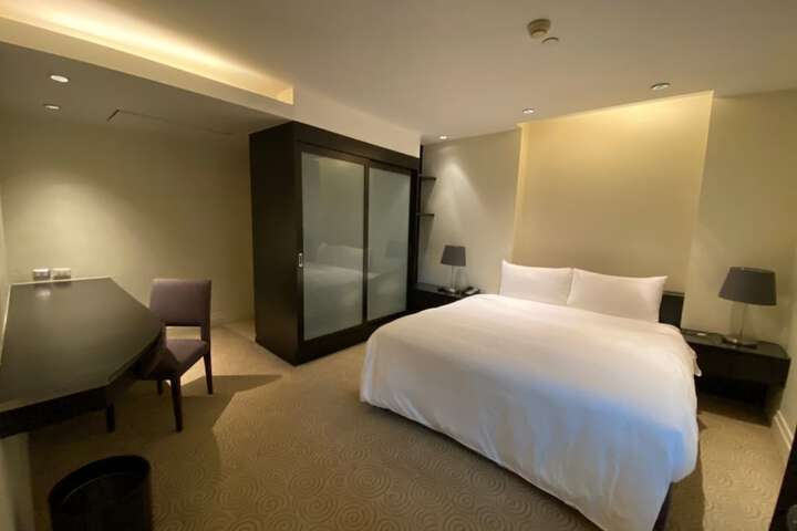 Room 19 of 131