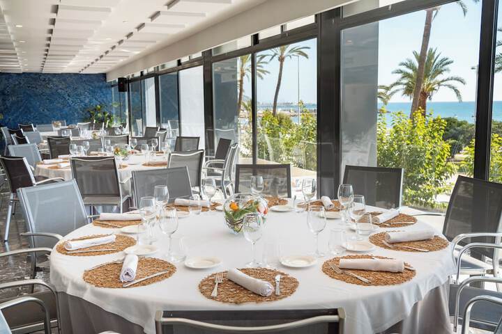 Dining 90 of 122