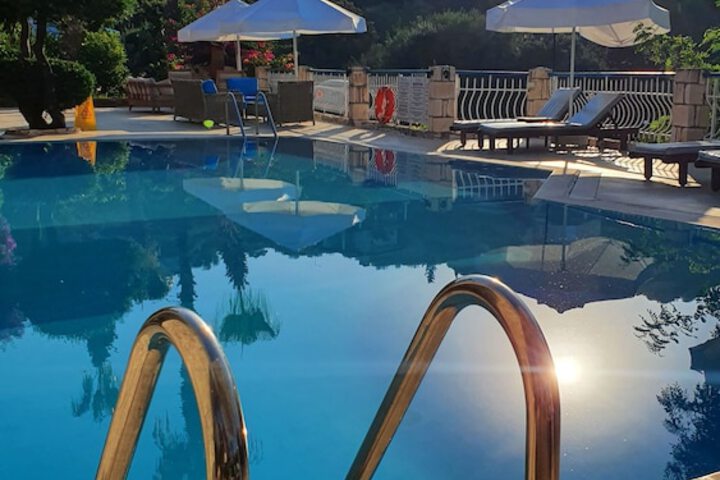 Pool Hotel