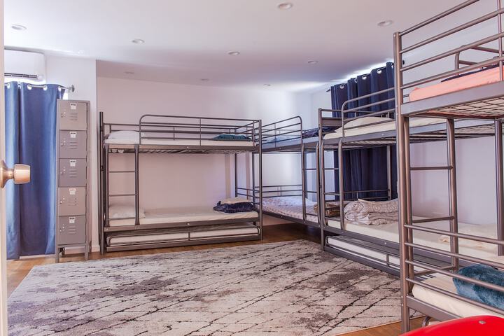 Room 11 of 60