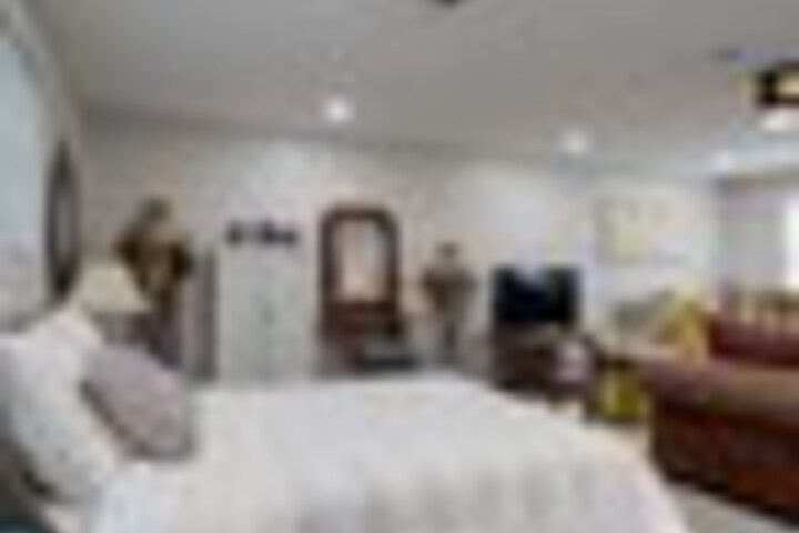 Room 5 of 60
