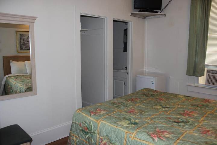 Room 13 of 39