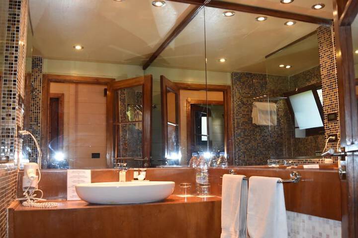 Room 4 of 45