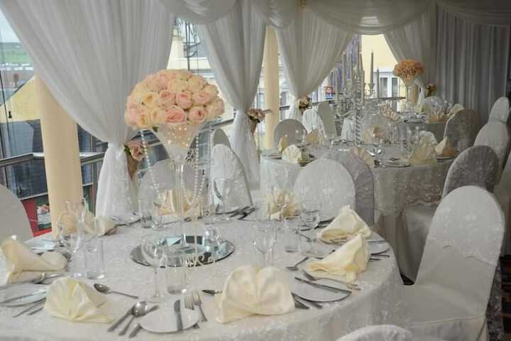 Banquet hall