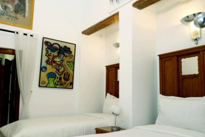Room 6 of 34
