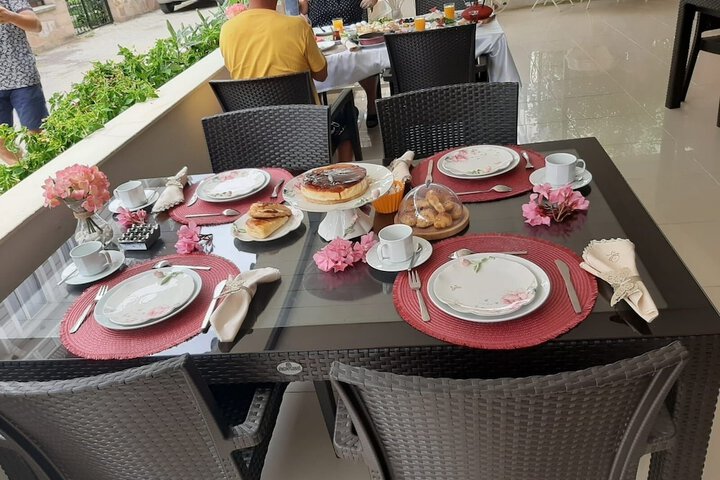 Dining 20 of 24