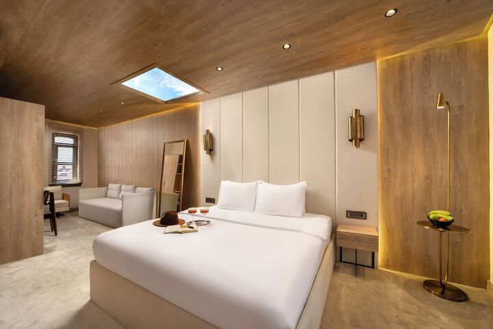 Room 12 of 40