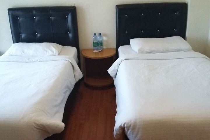 Room 3 of 31