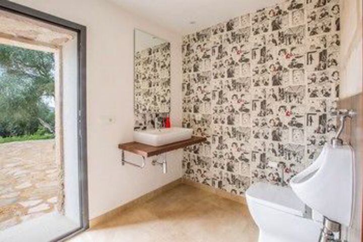 Room 4 of 75