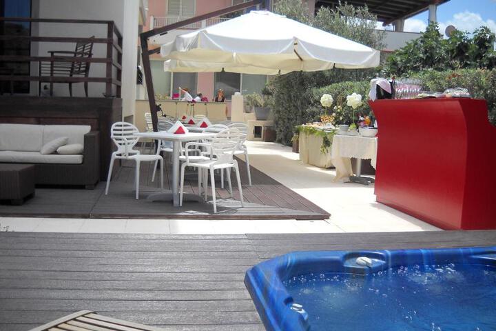 Hotel Exterior 25 of 61
