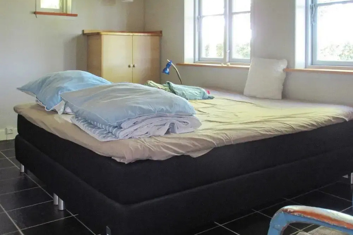Room 5 of 15