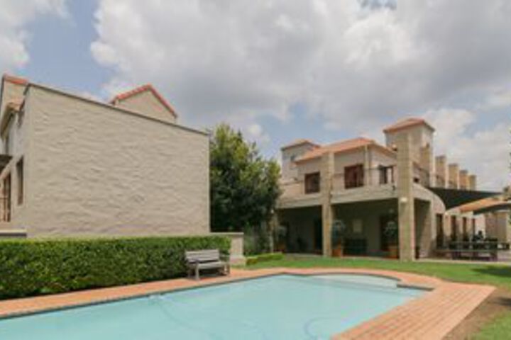 Pool 18 of 27