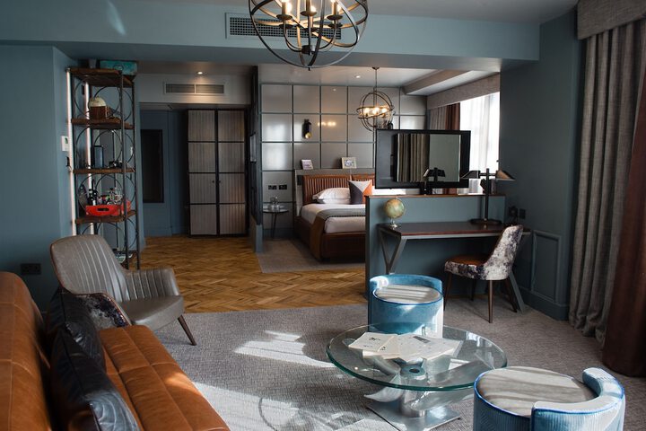 Room 5 of 97