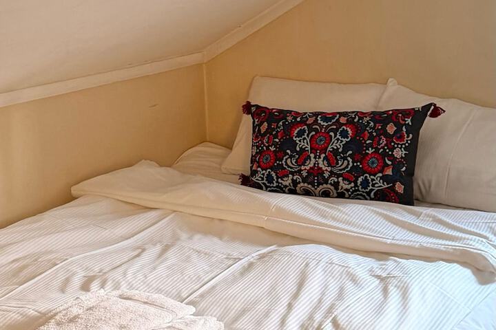 Room 8 of 29