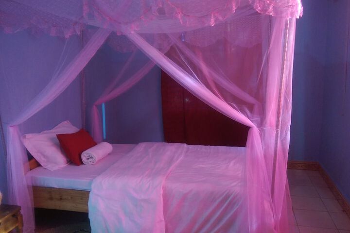Room 4 of 5