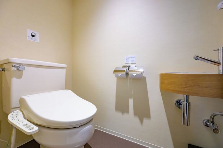 Room 44 of 86