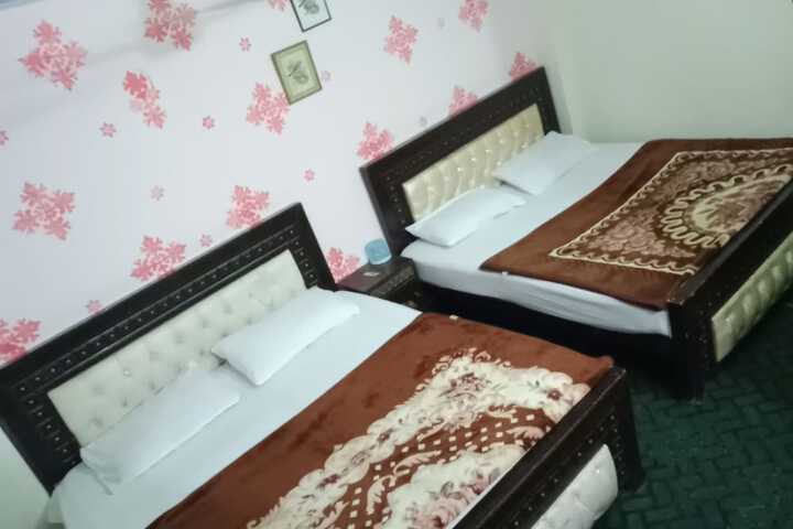 Room 2 of 10