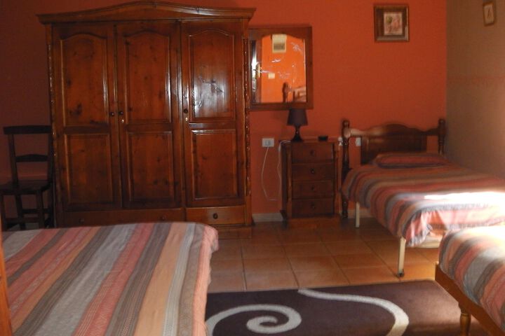 Room 3 of 33
