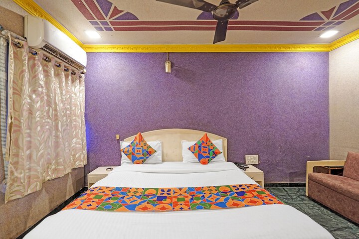 Room 15 of 28
