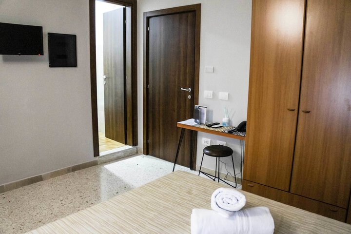 Room 7 of 71