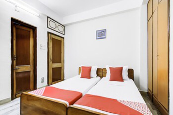 Room 16 of 18