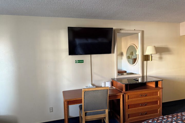 Room 5 of 23