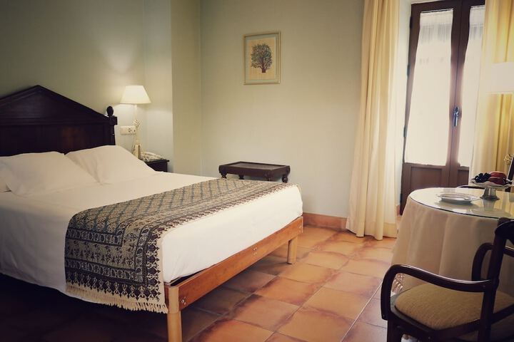 Room 4 of 46