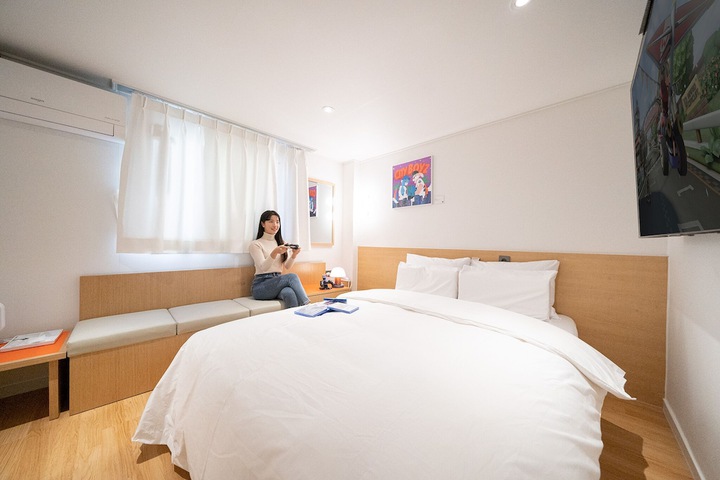 Room 76 of 100