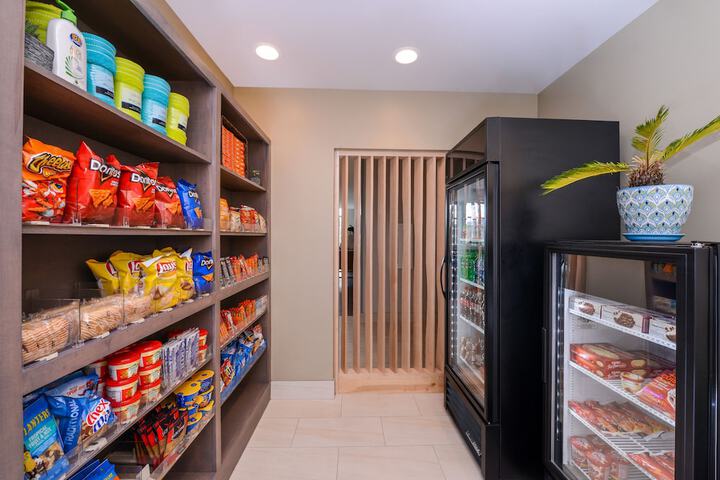 Snack bar