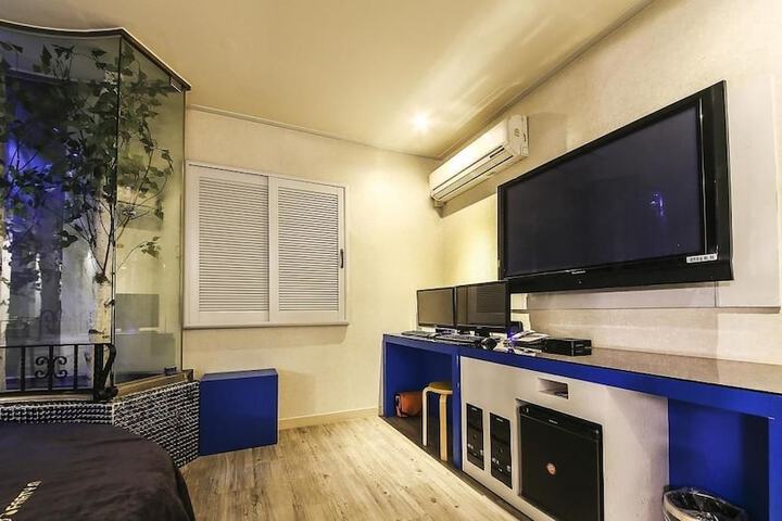 Room 36 of 57