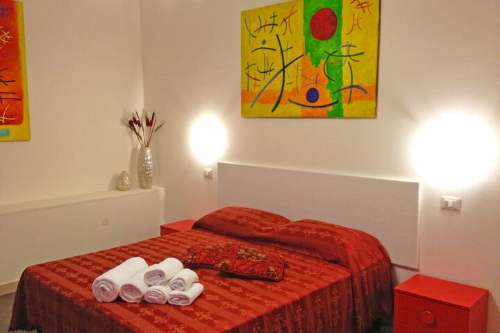 Room 11 of 24