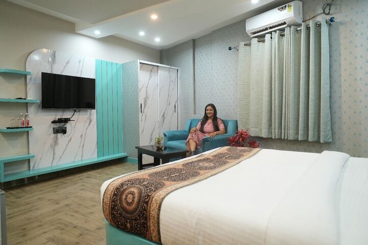 Room 2 of 25