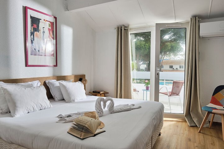 Room 2 of 22