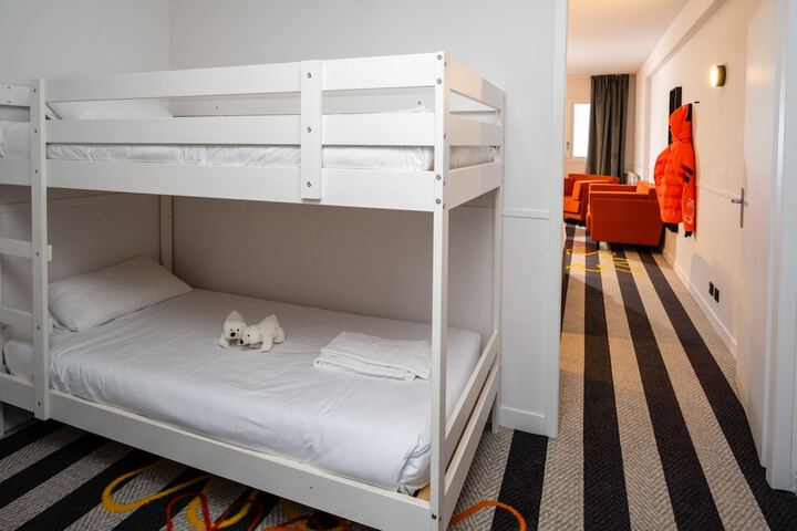 Room 16 of 39